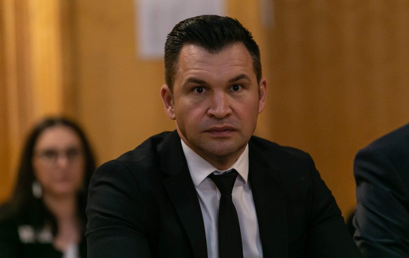 Legăturile cu fotbalul ale lui Ionuț Marian Stroe, propunerea lui Ludovic Orban pentru Ministerul Tineretului și Sportului. Joacă în naționala Camerei Deputaților. Fiul lui e legitimat la CS Universitatea Craiova