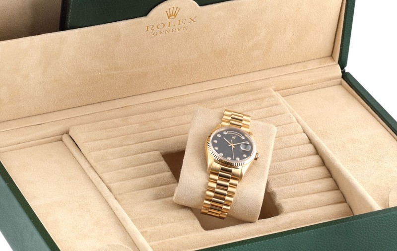 Ceasul Rolex, purtat de Ion Iliescu, vândut la licitaţie. La ce preţ de listă era cotat