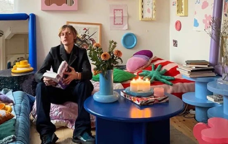 Designerul Ikea care locuiește într-un apartament de 30 de metri pătrați: „Cu un singur pahar poți transforma o întreagă cameră”