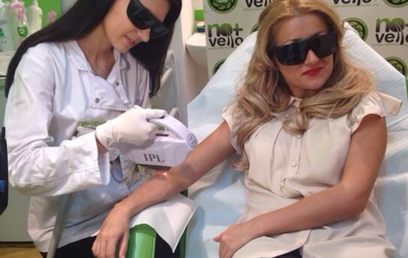 Raluca de la Bambi SE PREGĂTEŞTE PENTRU PLAJĂ: ŞI-A FĂCUT EPILARE DEFINITIVĂ