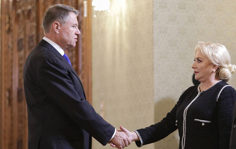 Dăncilă, apel către Iohannis, după ce a refuzat să numească doi miniştri: "Să îşi schimbe atitudinea!"