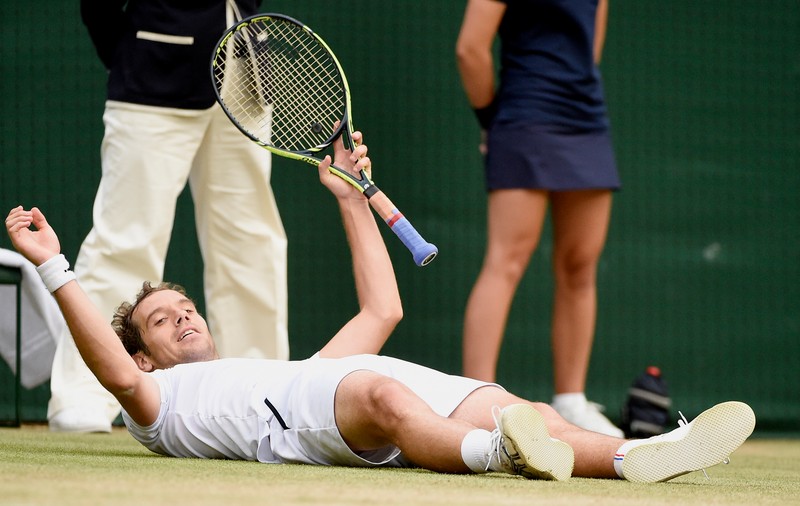Iarba nu-i ca zgura, iar Wimbledon nu este ca Roland Garros!
