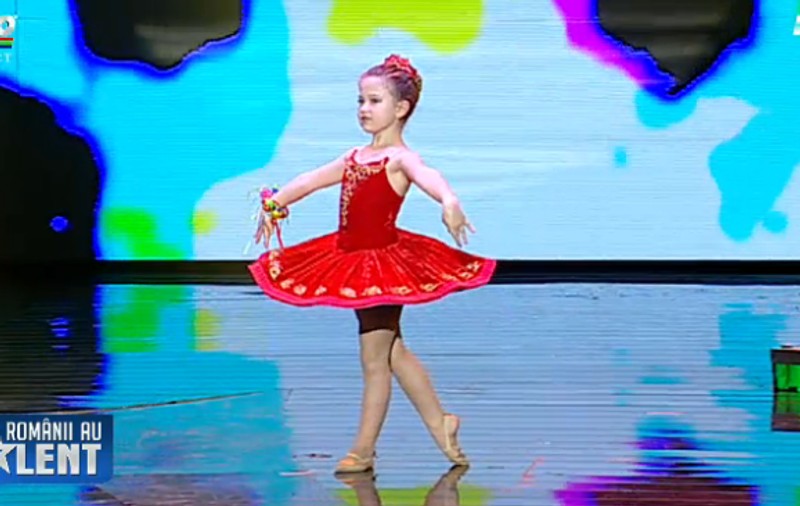 ROMÂNII AU TALENT | Andra: "MI-AŞ DORI O FETIŢĂ CA EA". Micuţa balerină a impresionat-o