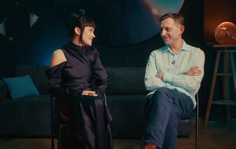 IQOS lansează o platformă experiențială inovatoare în colaborare cu Irina Rimes și Roman Tolici
