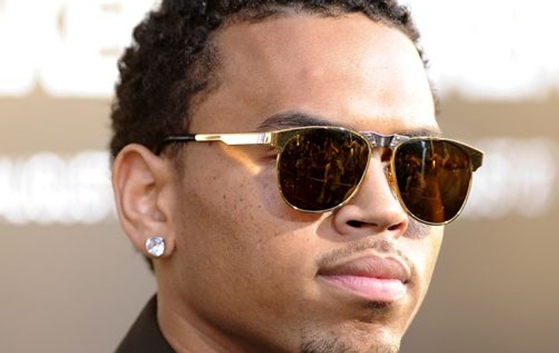 Asta-i bună: Chris Brown e acuzat că ar fi furat un telefon
