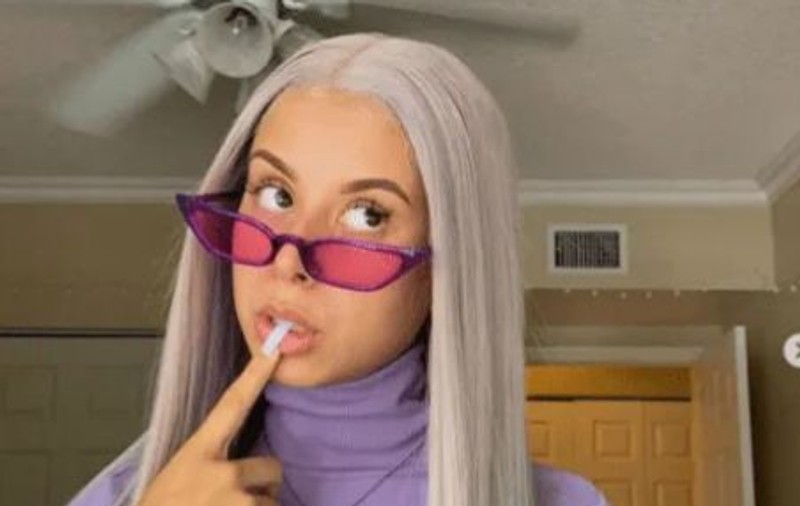 Ghinion maxim pentru o tânără influencer. Și-a lansat colecție de haine, dar n-a vândut nicio piesă vestimentară