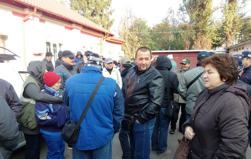 UPDATE: Noi proteste ale angajaţilor societății de agent termic, la Galați: "Suntem sclavi, lucrăm în mizerie"Protestul a luat sfârșit - FOTO