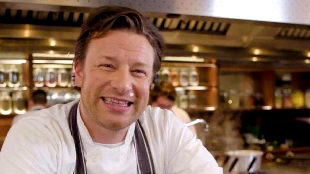 Jamie Oliver dă vina pe Brexit pentru falimentul lanțului său de restaurante