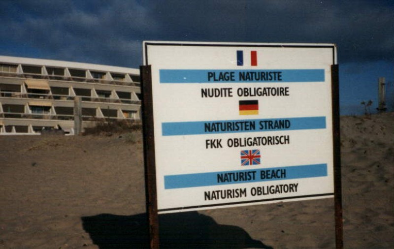 Mesajul autorităților franceze pentru nudiștii dintr-o stațiune, după creșterea cazurilor de coronavirus: “Purtați măcar măști”