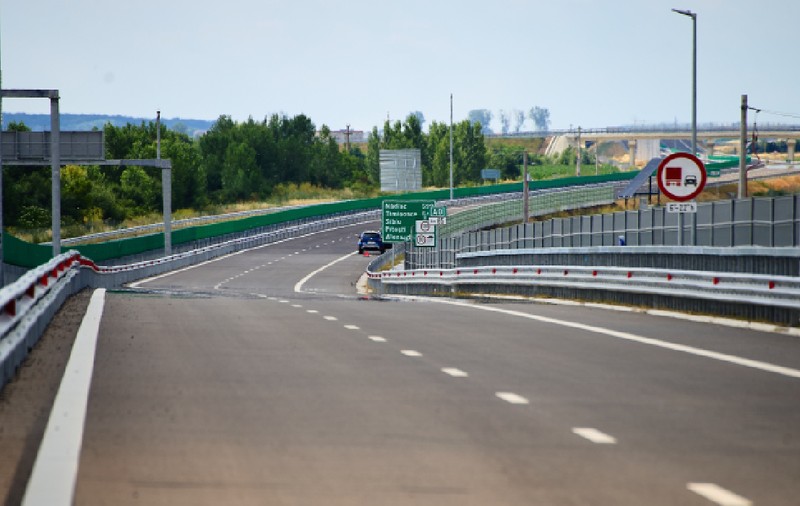 Autostrada București va avea, în premieră, stații de încărcare pentru mașini și camioane electrice. Ce alte dotări va mai avea A0