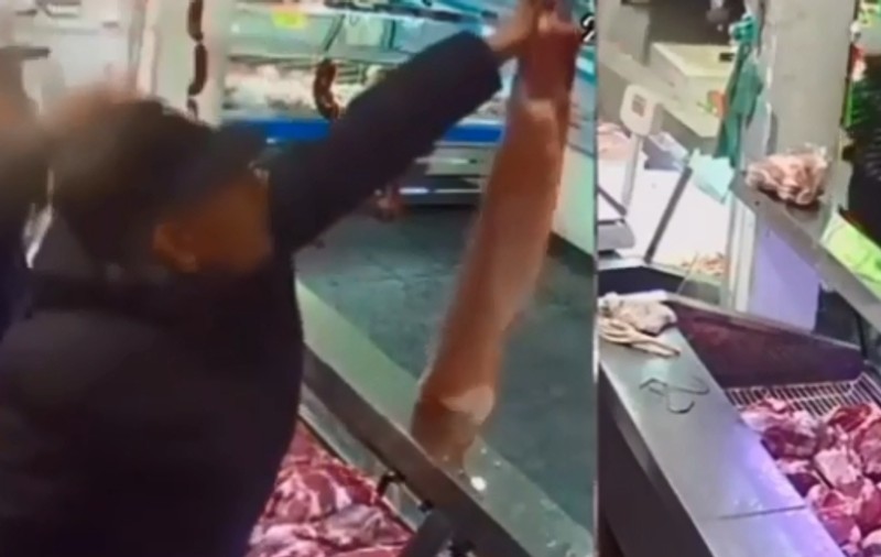 VIDEO | Hoții au intrat într-o măcelărie. Au furat un telefon mobil, bani, dar și carnea expusă!