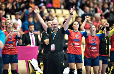 Romania's head coach Tomas Ryde celebrate their win in the bronze medal match between Poland and Romania for the Women's World Handball Championship at Jyske Bank Boxen indoor arena in Herning, Denmark, 20 December 2015. EPA/HENNING BAGGER DENMARK OUT