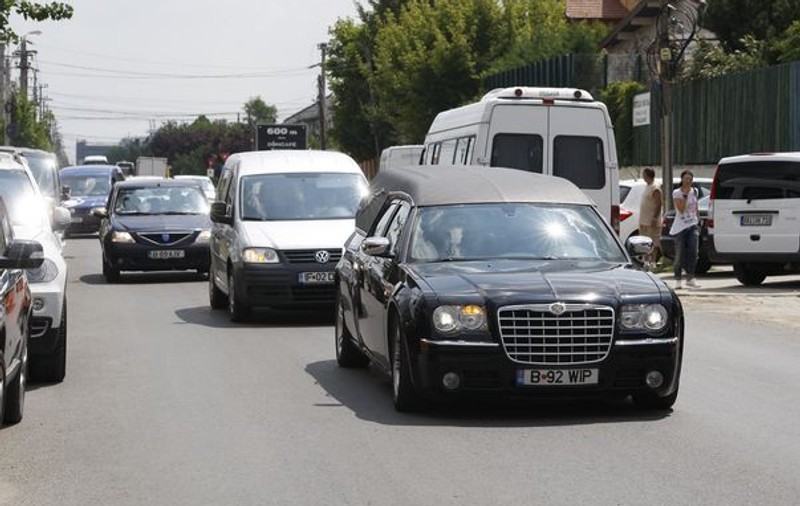 Trupul afaceristului Nae Nicolae, adus la casa din Pipera