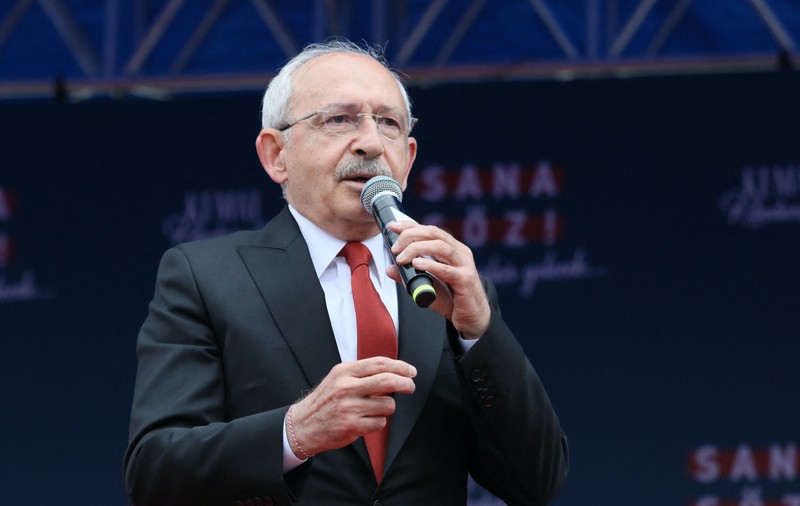Kemal Kilicdaroglu, contracandidatul lui Erdogan, a purtat vestă antiglonț la un miting electoral, de teama unui atac