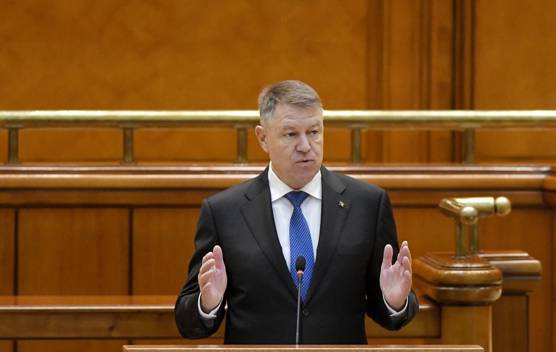 Klaus Iohannis a promulgat legea privind abilitarea Guvernului de a emite ordonanţe