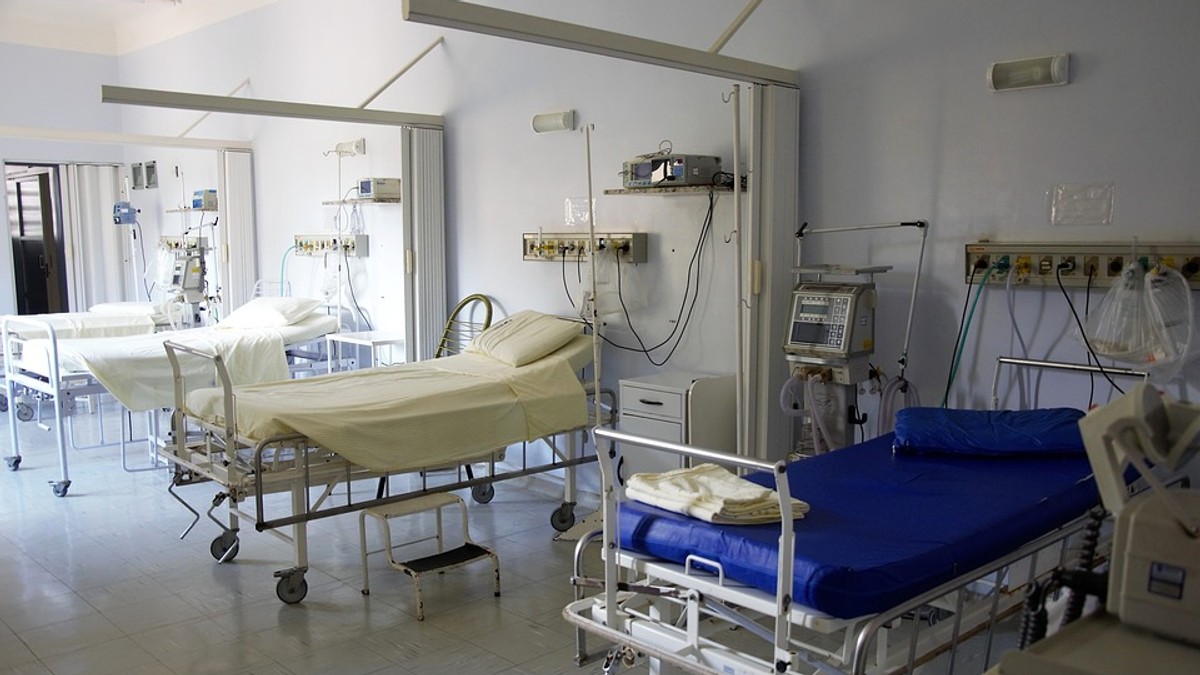 Un copil de 12 ani din Botoșani cântărește doar 6 kilograme