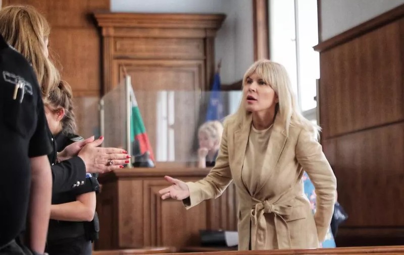 Elena Udrea e furioasă după ce fiica ei a vizitat-o în penitenciar: „Printr-un geam numit dispozitiv de protecție”