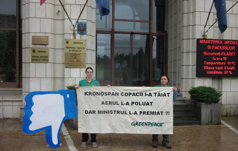 Protest în fața Ministerului Mediului