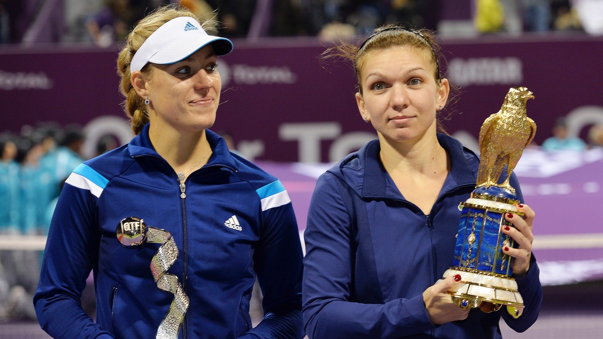 Simona Halep (dreapta) a învins-o pe Angelique Kerber în 2014, în finala turneului de la Doha.