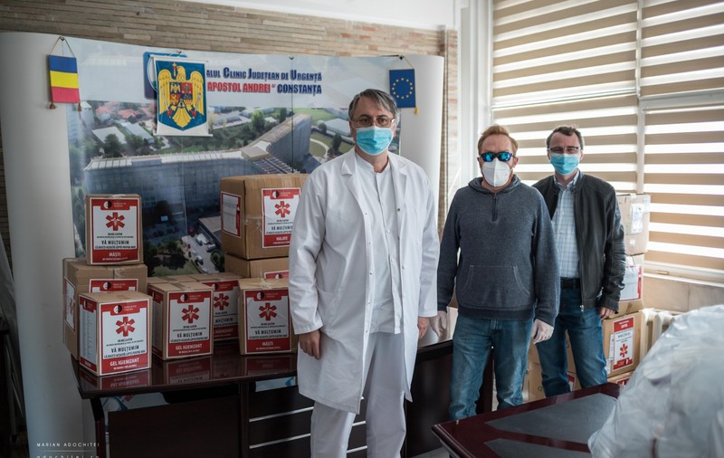 Angajaţii Teatrului de Stat Constanţa au donat câte 10% din salariu pentru a cumpăra materiale de protecție cadrelor medicale