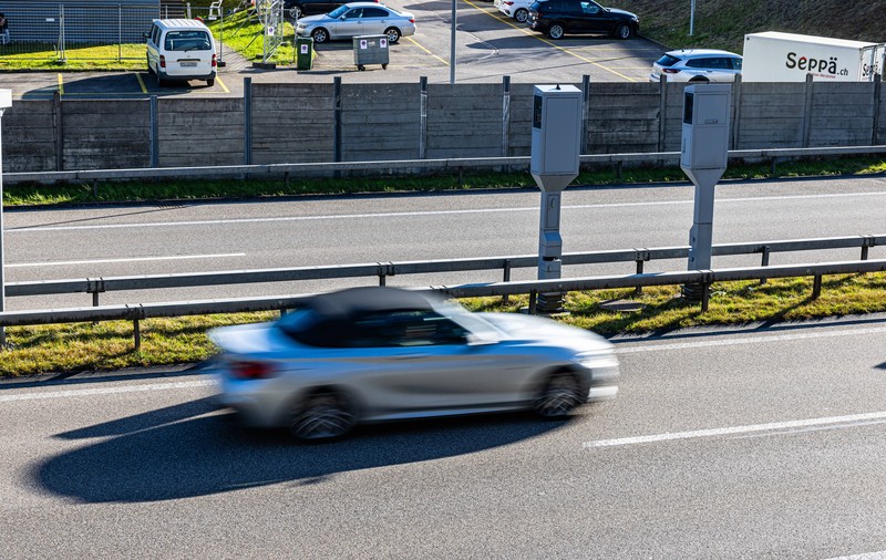 Amendă uriașă primită de un milionar care a depășit viteza legală cu 27 km/h. Explicațiile  procuraturii elvețiene