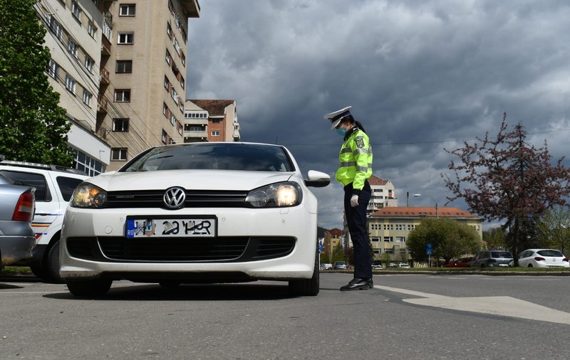 Ce documente trebuie să prezentăm pentru a justifica deplasarea în afara localităţii. Răspunsul Poliţiei