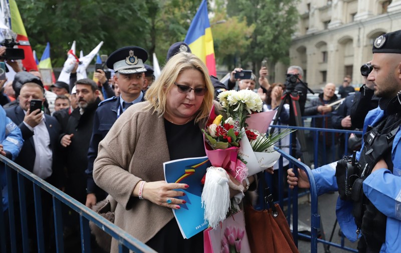 Diana Șoșoacă poate rămâne fără imunitate parlamentară: anunțul făcut de Roberta Metsola în plenul Parlamentului European