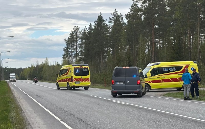 Două elicoptere s-au ciocnit în aer, în Finlanda: „Unul a căzut ca o piatră”