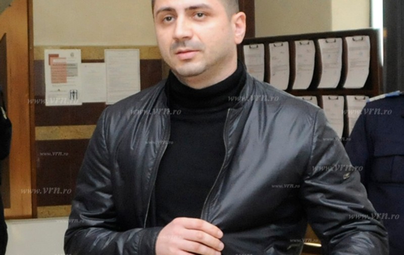 Creator de modă din Bârlad, condamnat la închisoare. Andrei Spiridon trebuie să plătească și peste 37.000 de lei cheltuieli judiciare, deși i-a dat victimei bani și o mașină
