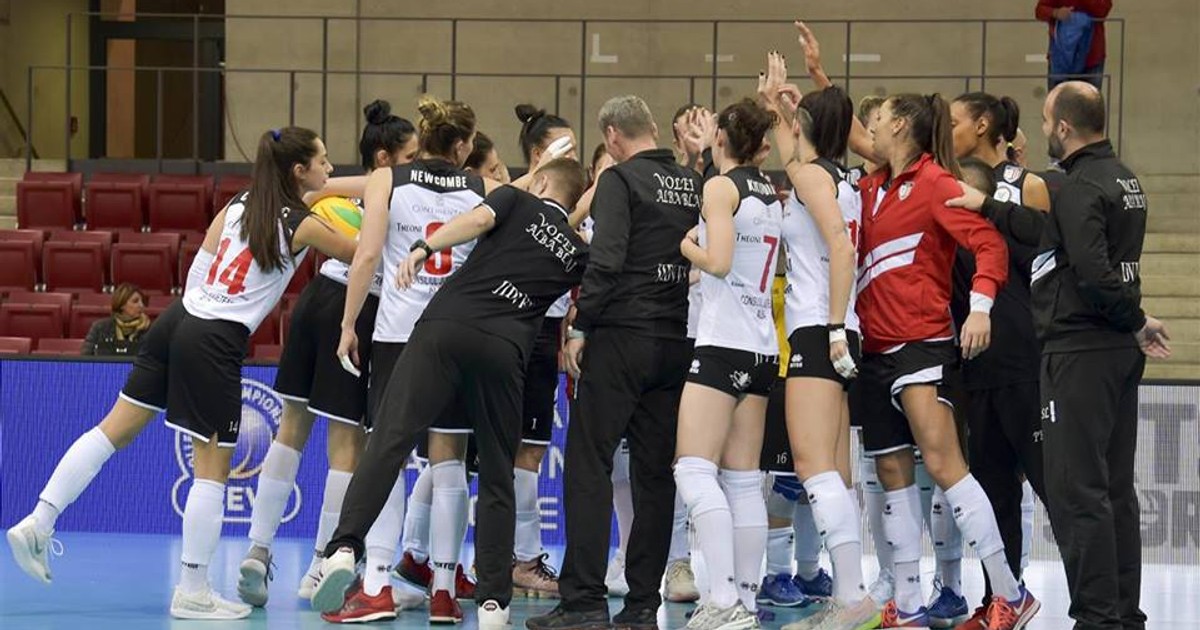 Volei Alba Blaj a ratat calificarea în grupele Ligii Campionilor la volei feminin. Vicecampioana Europei a pierdut dramatic, la setul de aur!
