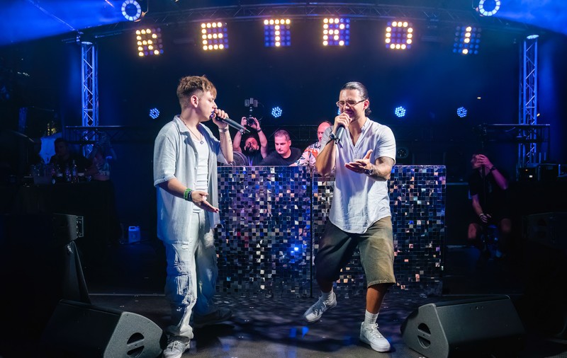Cum arată videoclipul piesei „Ce seară minunată”, lansat de Mario Fresh și creat special pentru filmul „Încă două lozuri”