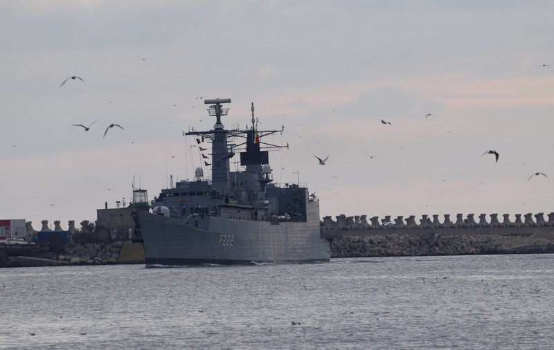 Fregata ”Regina Maria” a revenit mai repede în țară din misiunea NATO, având 110 marinari cu COVID-19 la bord