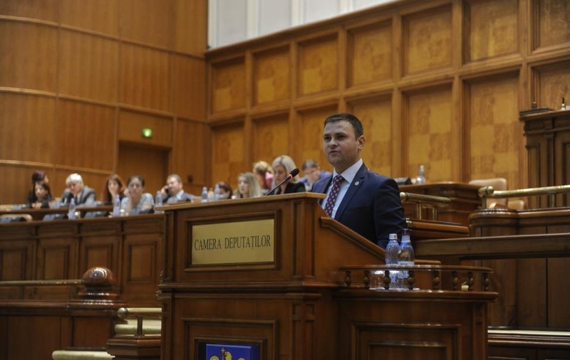 UPDATE | Moţiunea de cenzură PSD-UDMR a fost citită în Parlament. Ce şanse are să treacă
