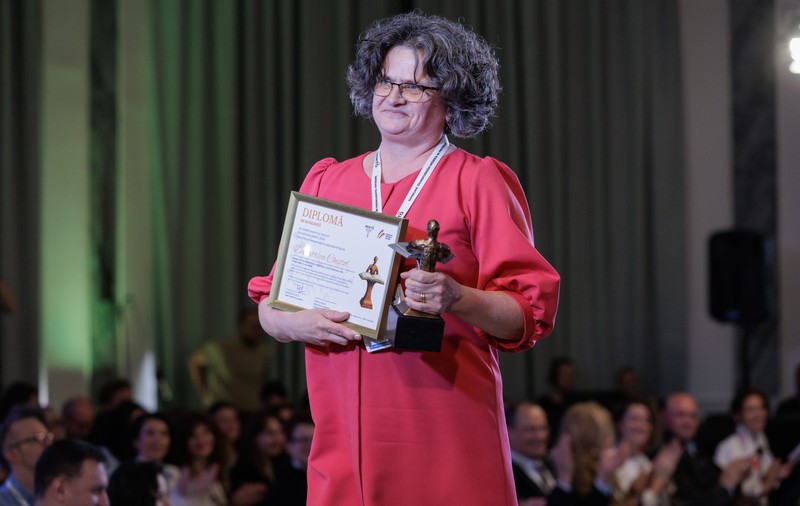 Cum a ajuns Dumitrica Chistol, de la croitoreasă și menajeră în Italia, la educatoare într-o grădiniță de la țară. Povestea fascinantă a „Cenușăresei” din Poieni, mama de suflet a copiilor sărmani