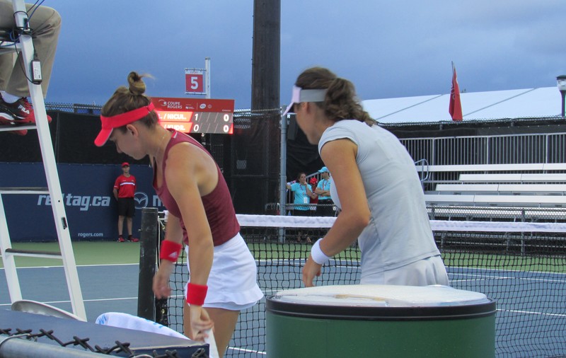 Tenis. Simona Halep nu se dă în vânt după meciurile de dublu: ”Aștept să mai îmbătrânesc” / VIDEO