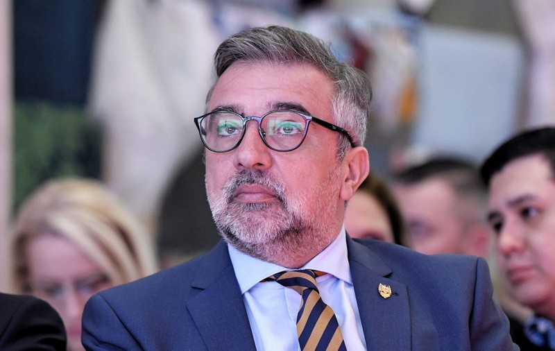 Ministrul culturii, Lucian Romașcanu, a fost depistat pozitiv cu COVID-19