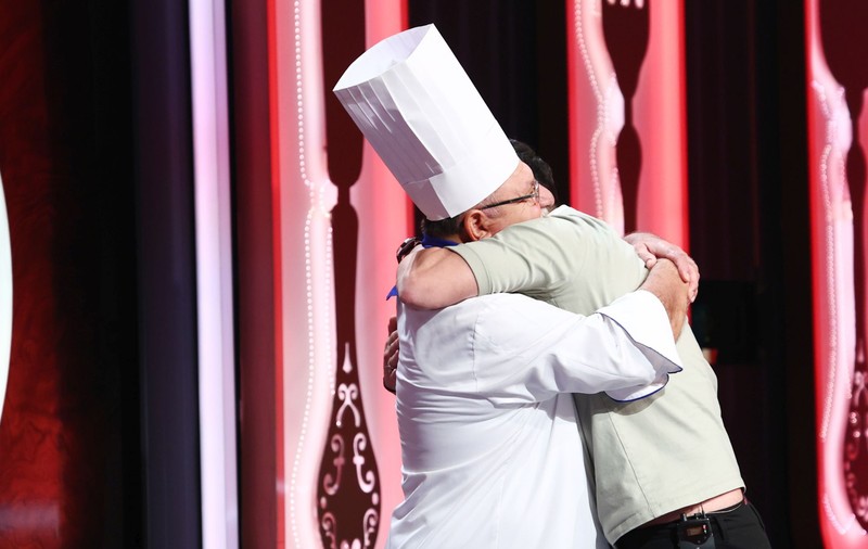 Întâlnire emoționantă între chef Orlando Zaharia și mentorul său, în bucătăria Chefi la cuțite. „A fost copilul meu de suflet cel bun”