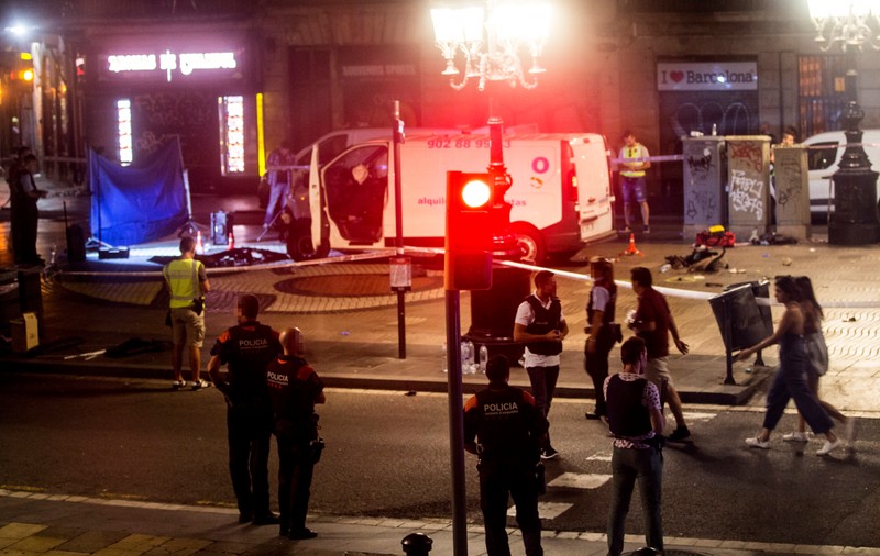 Atentat în Barcelona | Șoferul dubei este dat în urmărire în Europa. Raiduri în orașul Ripoll