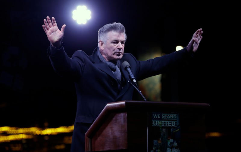 Proteste anti-Trump la New York. La ele au participat și Robert De Niro, Cher şi Alec Baldwin
