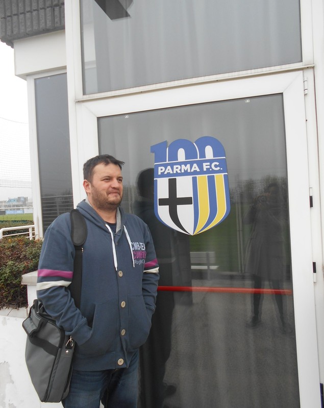 Reportaj emoționant la Parma, în cantonamentul unei echipe care a murit, dar nu s-a predat. Antrenorul Gigi Apolloni: ”Mutu nu era serios încă de la Verona. Când s-a însurat, am crezut că s-a liniștit, dar de unde?!” / FOTO