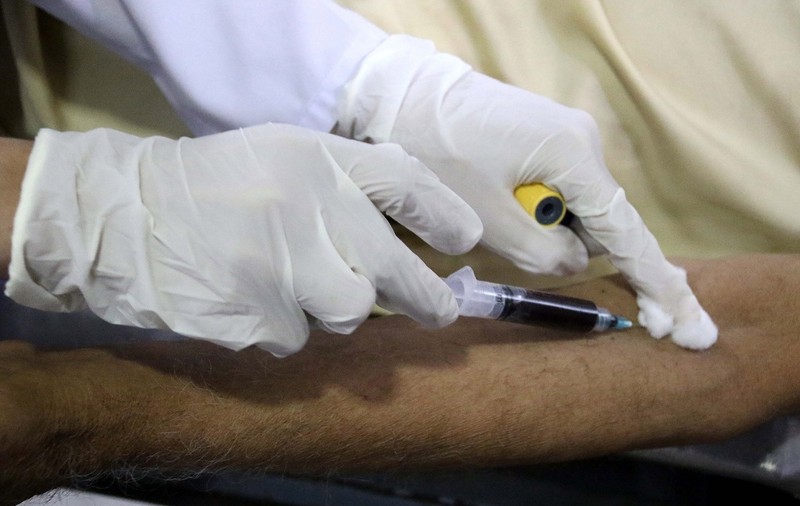 O provincie din Pakistan va bloca telefoanele celor care nu se vaccinează anti-Covid