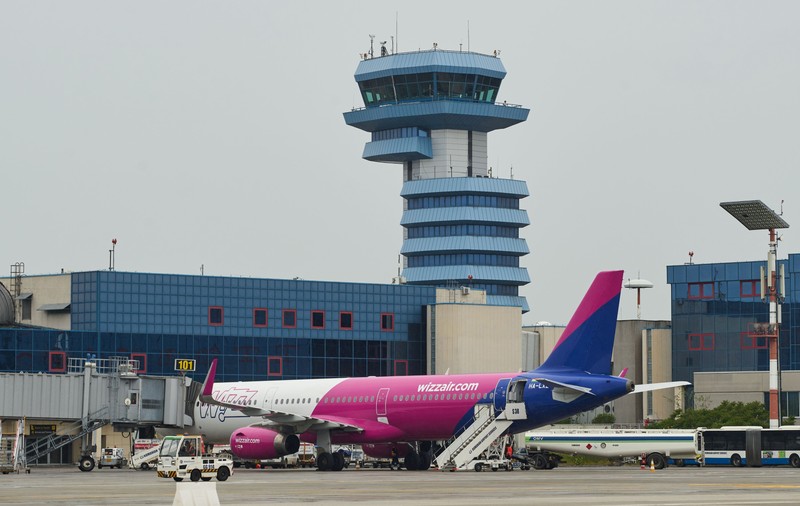 Wizz Air reduce numărul de zboruri din România din luna august. Pasagerii trebuie să își găsească alte curse sau își primesc banii înapoi
