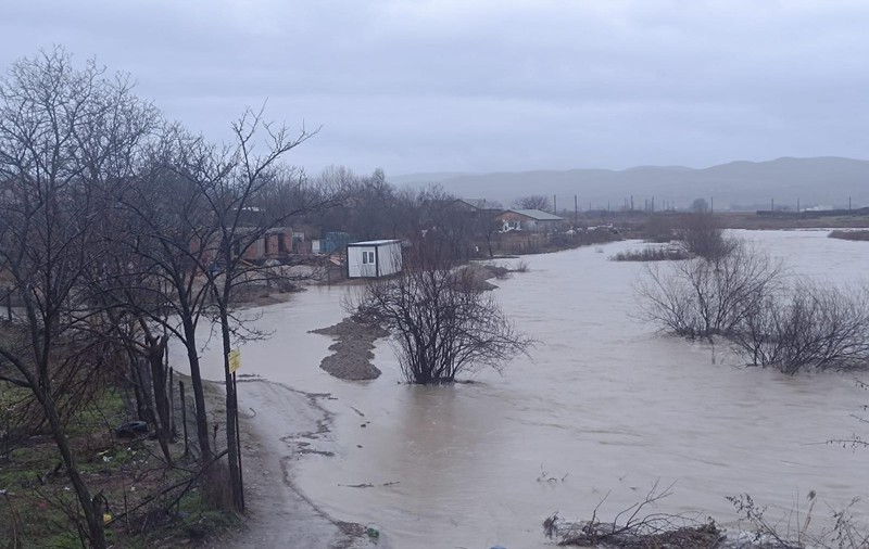 Hidrologii au emis un cod galben de inundaţii pentru râuri din şapte judeţe