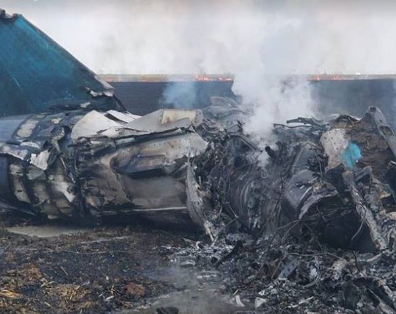 FOTO | Imagini cu avionul MIG 21 Lancer, după ce s-a prăbușit la baza Borcea