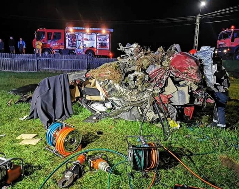 Cine e șoferul care a făcut ghem un Maserati și a murit în el, împreună cu doi prieteni, în Suceava