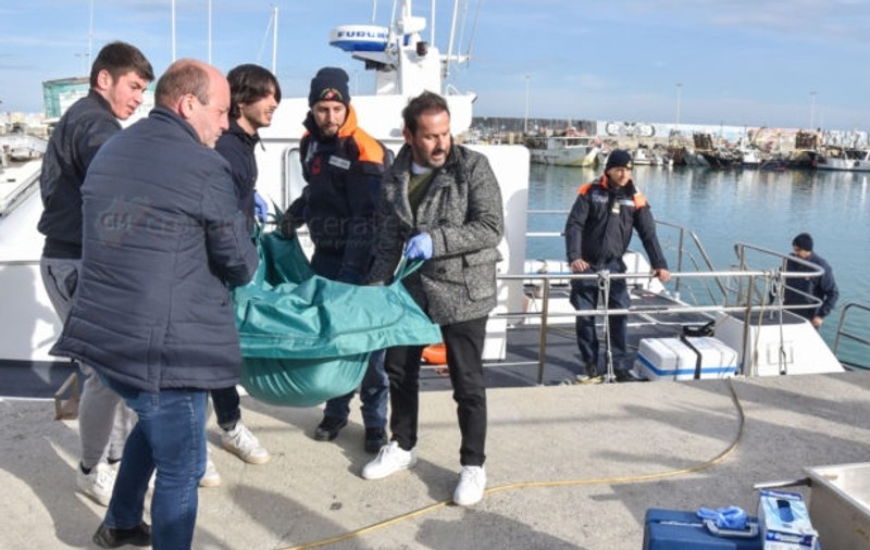 Corpul unei românce a fost găsit plutind în apele Mării Adriatice. Ce au spus autoritățile italiene