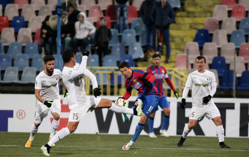 Cupa Ligii, semifinale: Astra - Steaua 2-0 (în tur 0-3). Cadou de la ”Brad Pitt”