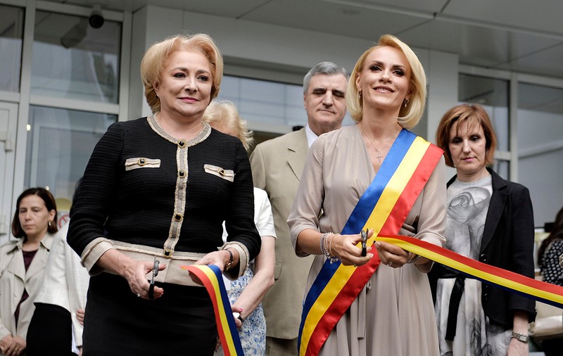 Gabriela Firea s-a delimitat de ”Cex-ul paralel” al lui Ciolacu. Lideri PSD din teritoriu negociază debarcarea Vioricăi Dăncilă