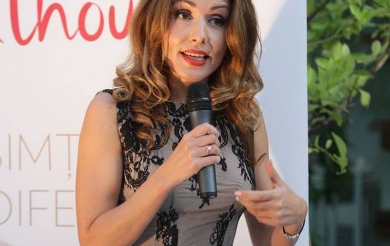 Carmen Brumă ARATĂ EXCELENT DUPĂ SARCINĂ, dar uite CE GAFĂ DE PROPORŢII A FĂCUT la un eveniment | FOTO ÎN ARTICOL