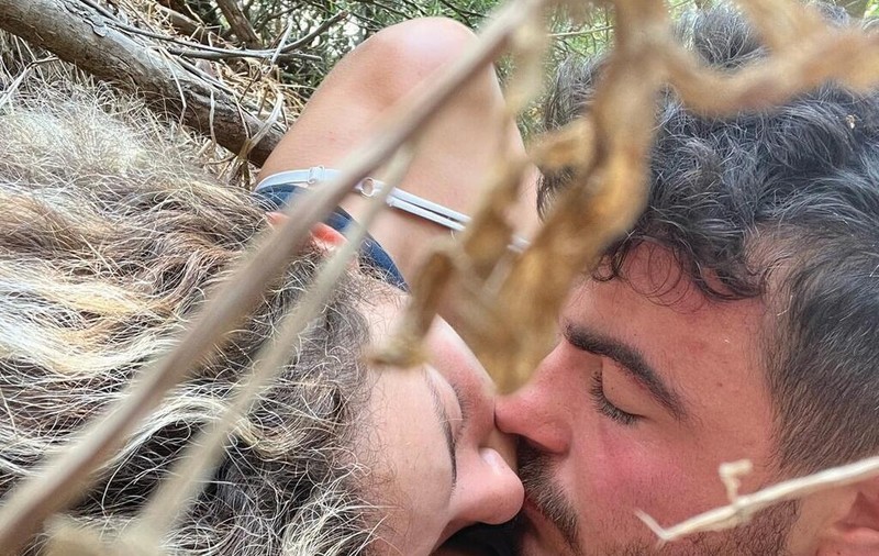 Un cuplu s-a fotografiat sărutându-se în timpul atacului Hamas: „Era ca o dovadă a iubirii noastre, dacă ne-ar fi ucis”